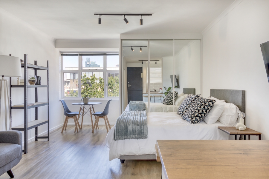 To Let 1 Bedroom Property for Rent in Green Point Western Cape